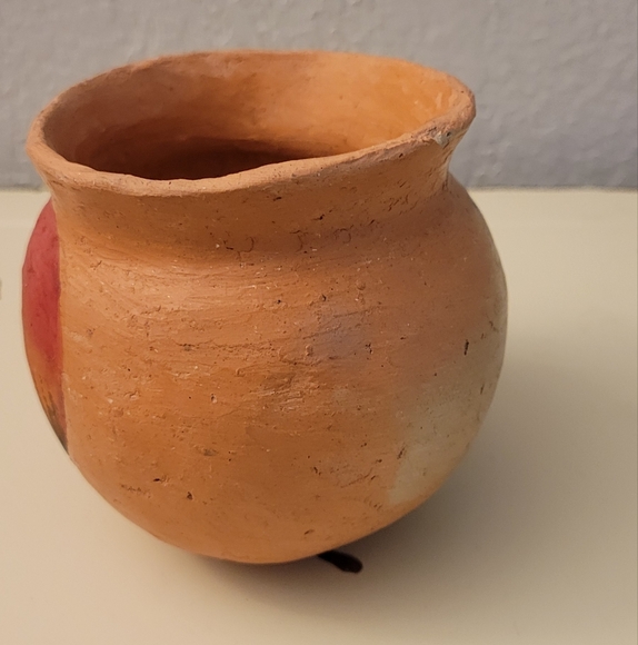 Artisan Pottery Handcrafted Molded Clay Pot Handpainted Eskimo Inuit - Picture 7 of 8